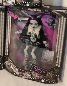 Monster High Reel Drama Doll, Clawdeen  in Black and White, EXCLUSIVE  NEW - Picture 1 of 4