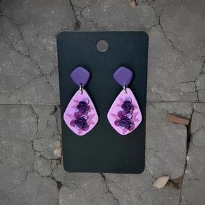 Handmade Polymer Clay Earrings Vintage Look, Flowers, Pink/Purple.   #EAR207 - Picture 1 of 2