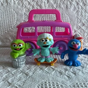 Sesame Street On the Go School Bus 4- Figures Playset - Picture 1 of 14