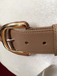 ¡NUEVO! CINTURÓN TACHONADO CUERO BRONCEADO DE CARLISLE / PEQUEÑO / Venta al por menor $210 - Imagen 1 de 8