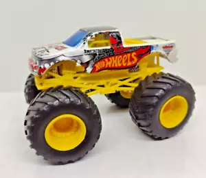 Team Hot Wheels Monster Jam Truck 1/64 Die-cast Metal White Firestorm Rare! - Picture 1 of 8