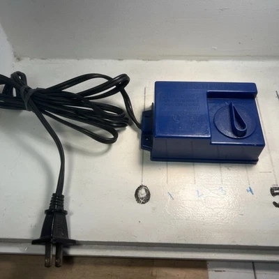 Life-Like Trains HO Scale 120V Power Pack Hobby Transformer 390J - Image 1 of 4