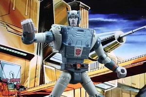 Transformers Kup Hasbro Studio Series 86 Autobot Action Figure New MISB - Picture 1 of 2