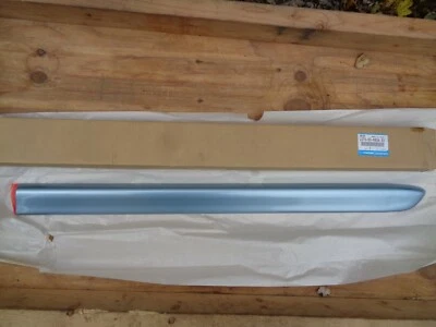 LC70-50-692A 53 MAZDA MPV 2002 2003 MAZDA MPV MOLDURA LH LT AZUL OEM NUEVO  Foto 1 de 3