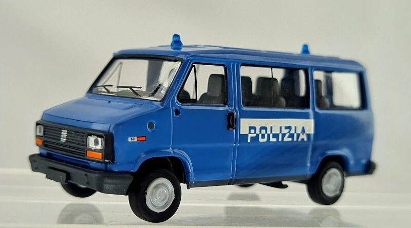 Brekina PIBK34909 Fiat Ducato Polizia Scale H0 1:87 - Image 1 of 1