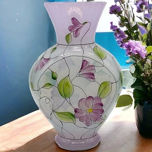 Fenton Art Glas französisch opaleszierendes Buntglas Blumenmuster QVC Vase handbemalt - Bild 1 von 8