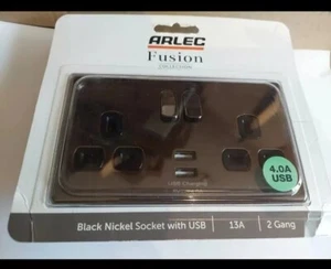 Enchufe de níquel negro Arlec Fusion con USB 2 velocidades 13A delgado y sin tornillos 4,0A - Imagen 1 de 3
