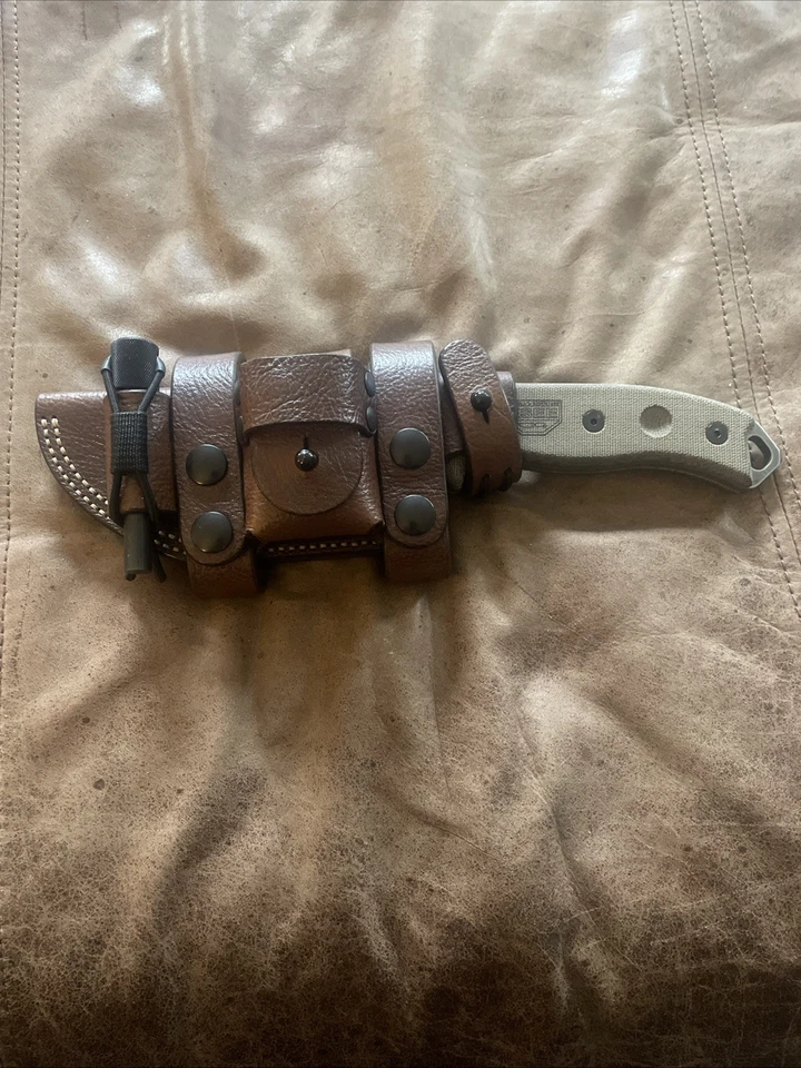 Funda de cuero Hedgehog Leatherworks para cuchillo Essee 5 no incluida. Foto 1 de 4