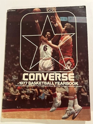 1977 Converse Baloncesto NCAA NBA Todos los Americanos Julius Erving Equipos de Escuela Secundaria Foto 1 de 4