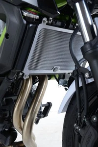 PROTEZIONE RADIATORE ACQUA R&G PER KAWASAKI Z 650 RS 2021 > 2024 TITANIO - Foto 1 di 3
