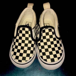 Vans Kleinkind 6 schwarz & cremeweiß Schachbrettmuster Sneaker flache Schuhe Hakenschlaufe - Bild 1 von 9