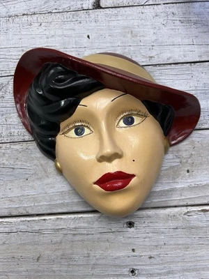 Máscara facial de cerámica vintage para colgar en la pared decoración mujer años 30 moda sombrero como está Foto 1 de 4