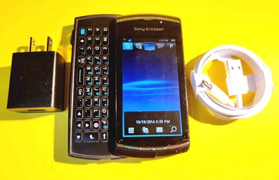 *FIDO ROGERS CHATR ONLY* SONY ERICSSON VIVAZ PRO U8a SLIDER QWERTY CELL PHONE 3G - Image 1 of 4