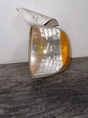 1998-1999 Mercury Mountaineer OEM LH Driver Side Corner Lamp/Turn Signal - Image 1 of 3