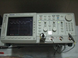 Tektronix TDS694C Digital Oscilloscope 3GHz 10GS/s 13 1M 1F 2F. ch3&4 trig issue - Picture 1 of 10
