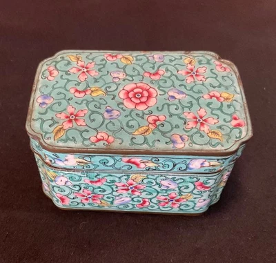 Antiguo joyero chino de baratija floral pintado a mano con esmalte acuático en cobre Foto 1 de 4