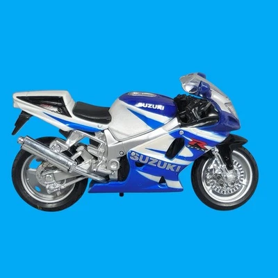 Suzuki GSX-R750 Motorcycle 1:18 Scale Diecast Collection Replica by Maisto 2001 - Image 1 of 4