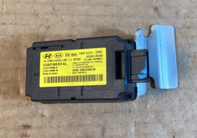 2013-2016 Kia Cadenza - Suspension TPMS Tire Pressure Monitor - 95800-3R300 OEM. - Image 1 of 4