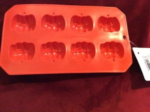 BNWT New Flexible Halloween 8 Mould Ice Cube Tray - Pumpkins - Picture 1 of 3