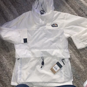 The North Face Men's Outline Jacket / Gardenia White Medium Rainbow Logo New Nwt - Picture 1 of 8
