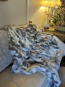 Manta de piel de conejo Overland Snow Queen 63x51 gris blanco piel natural suave - Imagen 1 de 19