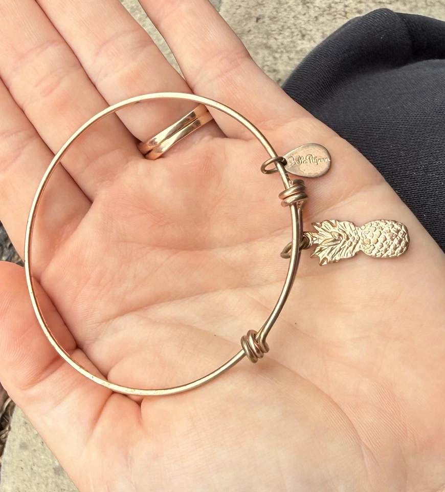 Brazalete redondo expandible vintage piña Bella Ryann tono oro rosa Foto 1 de 1