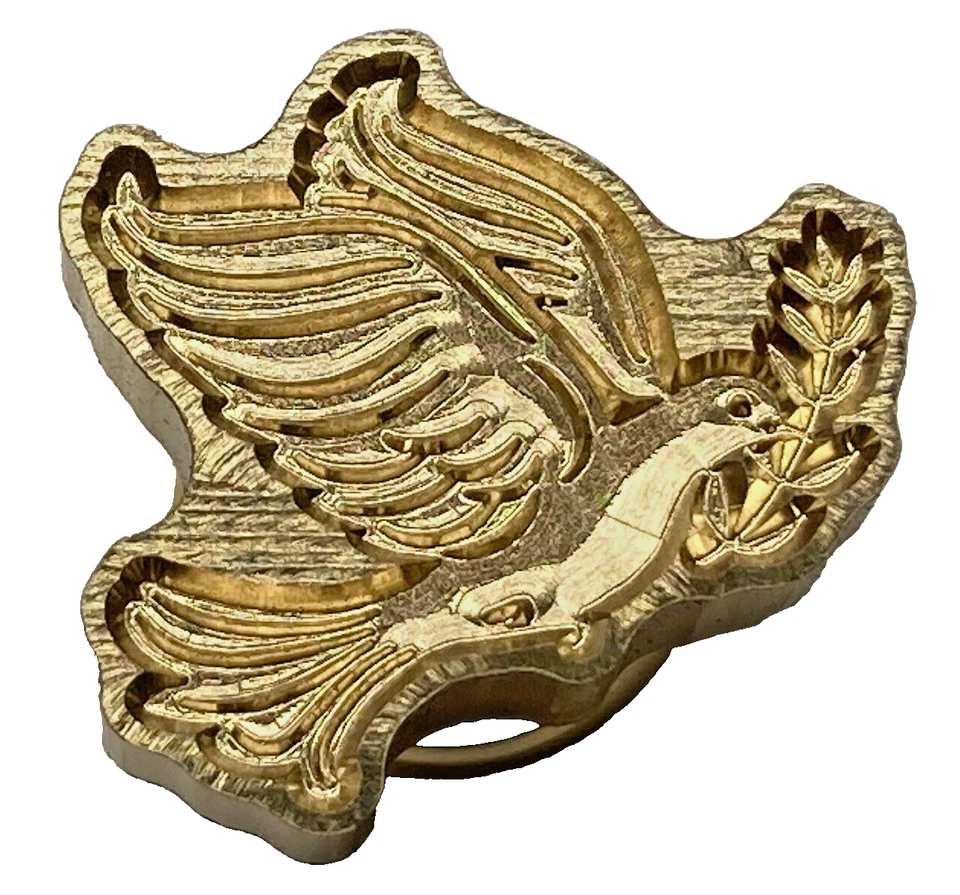 美丽的和平鸽子带橄榄枝,形状蜡印章头 — 第 1/1 张图片