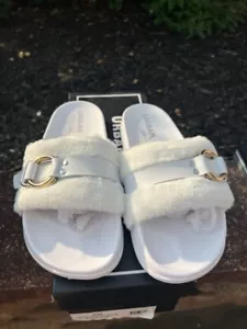 New/Box URBAN SPORT by J SLIDES White FAUX FUR Slide Sandals SIZE 9 - Picture 1 of 5