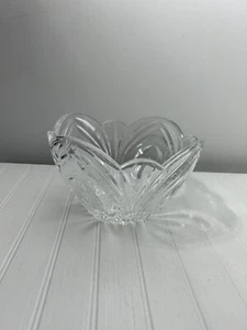 Imperial Lead Crystal Eclipse Large 9" Bowl/Centerpiece Vintage Gorgeous - Picture 1 of 8