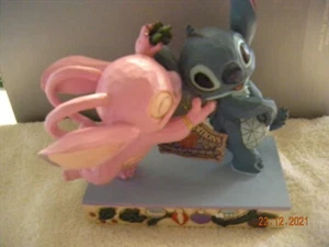 Jim Shore - Disney Showcase - Mistletoe Kisses - Stitch & Friend - Picture 1 of 1