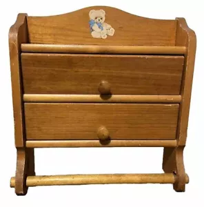 Cambiador de pared de madera casero para vivero con toallero puerta batiente vintage - Imagen 1 de 11