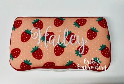 Estuche de toallitas de viaje personalizado regalos baby shower guardería fresa fruta Foto 1 de 2