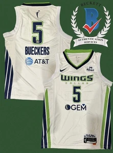 Maglia firmata Paige Bueckers Dallas Wings BAS Beckett COA autografo WNBA UCONN - Foto 1 di 4