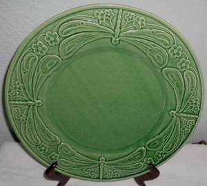 Placa de corte de mayólica verde BORDALLO PINHEIRO en relieve libélula mercado mundial - Imagen 1 de 2