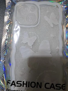 iPhone 15 Plus Butterfly Pattern Protection Case Clear With White Color - Photo 1 sur 2