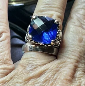 Vintage 18Kt Gold Filled Ornate Multi Facet Blue Glass Ring - Picture 1 of 15