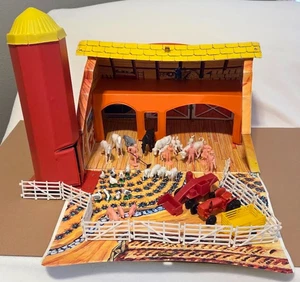 Vintage IDEAL Toys Super Deluxe Farm Play Set • Vinyl and Plastic Barn w/Animals - Picture 1 of 23