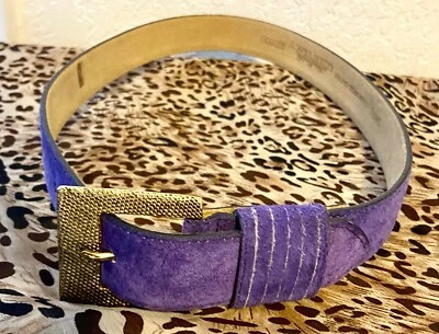 CINTURÓN LINDA ALLARD PARA ELLEN TRACY PÚRPURA ITALIANO GAMUZA PIEL DE BECERRO, TALLA SM Foto 1 de 3
