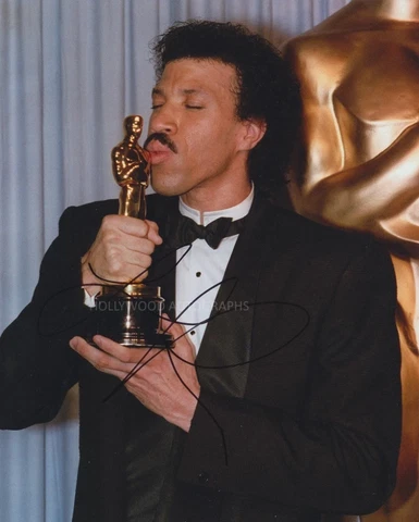 LIONEL RICHIE - Music Legend GENUINE SIGNED AUTOGRAPH Cover