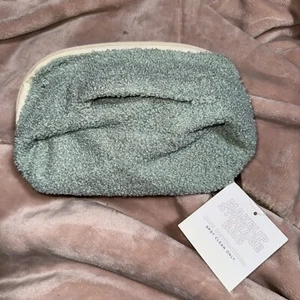 Target Green & Ivory Makeup Storage Bag nWT M46 1 in M55 - Picture 1 of 1