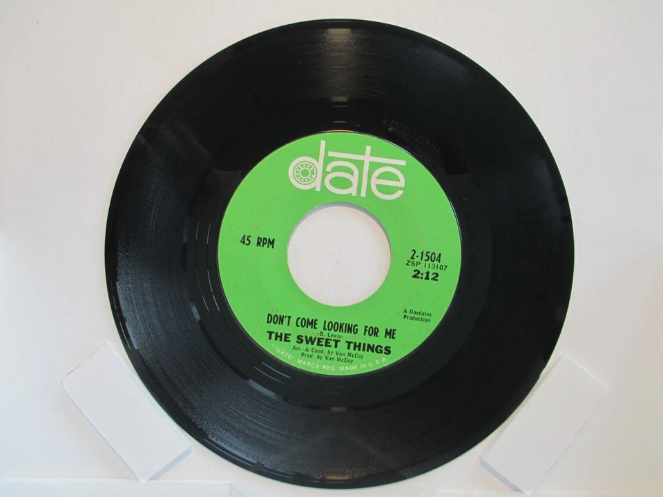 2-1504 The Sweet Things DATE Records  45 RPM Record   307B35 - Image 1 of 3