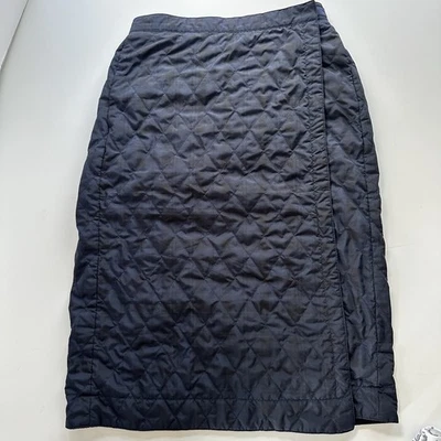 Falda utilitaria de tela recubierta para mujer UNIQLO mediana negra acolchada envolvente Gorpcore Foto 1 de 4