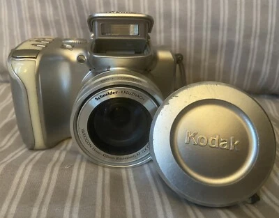 Kodak EasyShare Z612 Digital Camera - Silver - Image 1 of 4