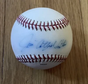Catfish Hunter • Autographed Baseball • Official League Rawlings - Picture 1 of 3