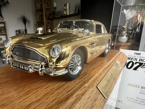 Danbury mint 1:24 1964 Aston Martin db5 James Bond 007 Gold Classic +Displaycase - Picture 1 of 22