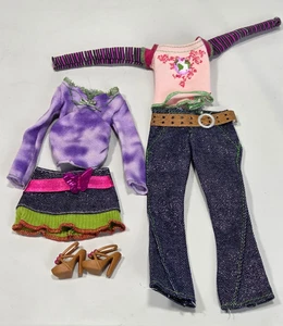 Barbie Moda Fiebre Muñeca Jeans, 2 Tops, Falda Mariposa y Zapatos N8322 - Imagen 1 de 3