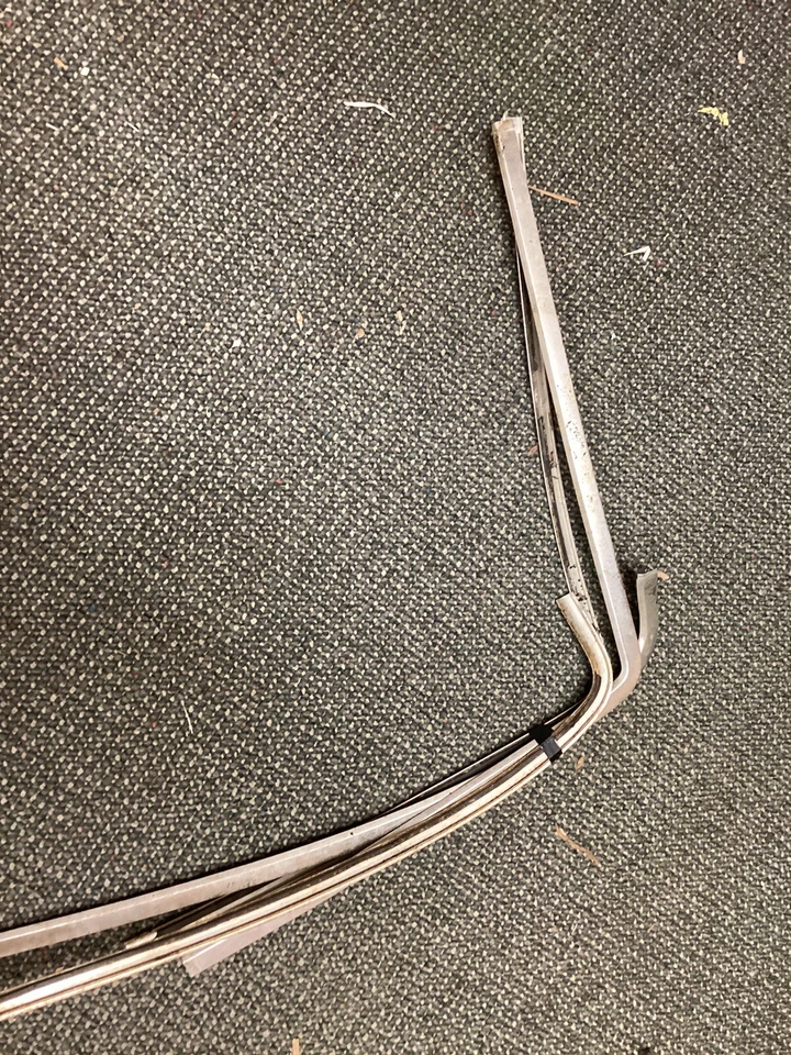 Audi 5000 1980-1983 Parabrisas delantero cromo moldura aluminio  Foto 1 de 3