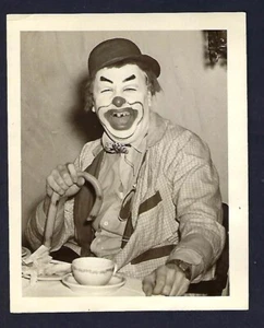 c1940's Photo Clown Having Coffee, Holding a Cane 4" x 5" - Picture 1 of 2
