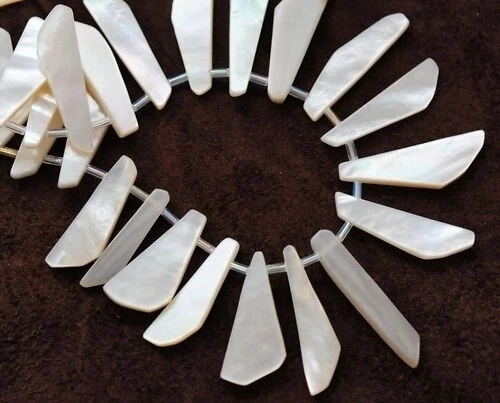 W2-12 - 30 MM PERLMUTT SCHMUCKTEILE STRANG - Bild 1 von 1