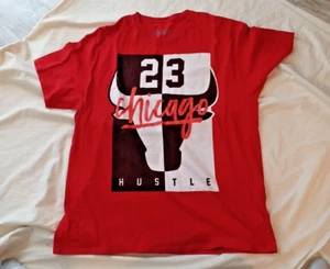Maglietta Chicago Bulls Hustle #23 Popular Poison taglia XL maglietta grafica palla rossa - Foto 1 di 7